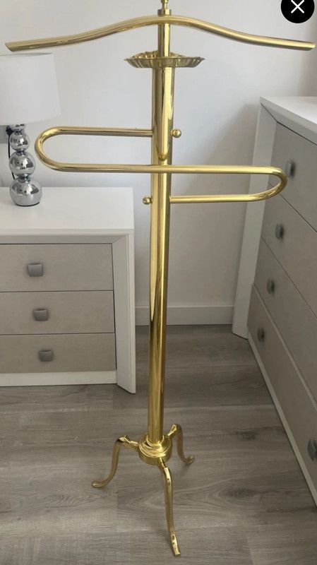 Galán de Noche de Latón dorado