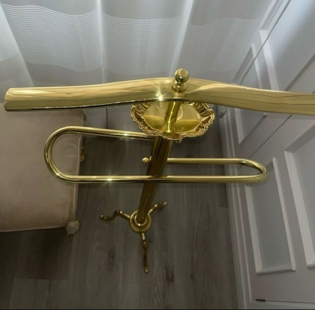 Galán de Noche de Latón dorado