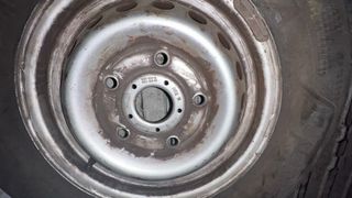 Llanta Ford Transit usada