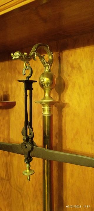 Balanza romana antigua dorada