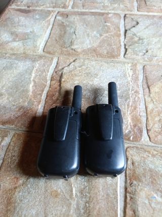 2 Walkie Talkies