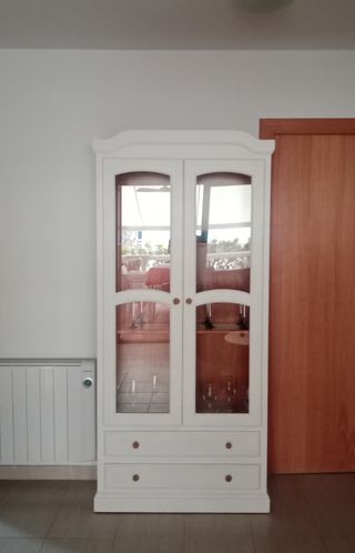 Vitrina blanca madera-cristal