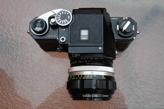 Nikon F + Objetivo 85mm Impecable