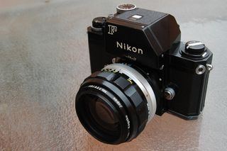 Nikon F + Objetivo 85mm Impecable