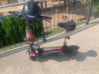 Patinete eléctrico con sillín