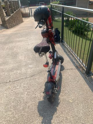 Patinete eléctrico con sillín