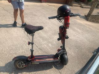 Patinete eléctrico con sillín