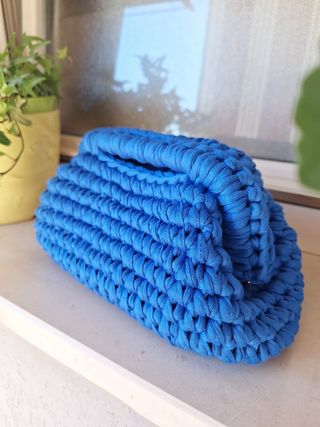 Cluch bag pochette in crochet media
