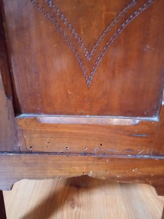 Mesilla antigua de madera