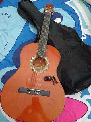 Guitarra clásica Luis Vázquez + funda