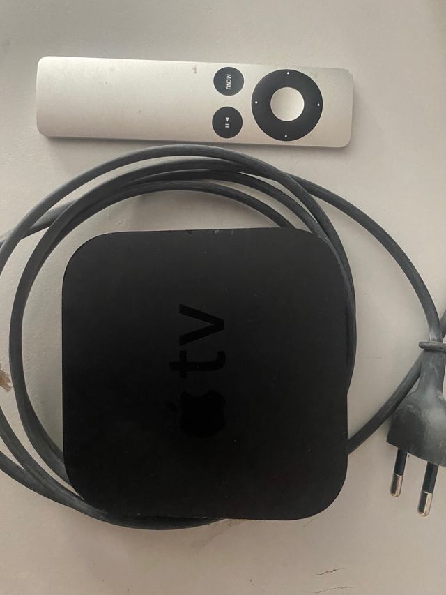 Apple TV + mando a distancia