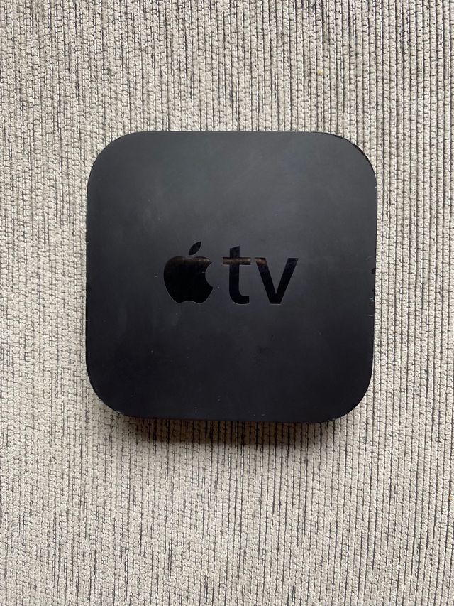 Apple TV + mando a distancia