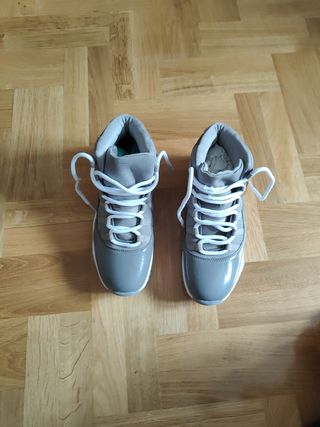 Zapatillas Jordan 11 Grises - 40