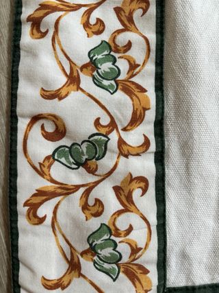 Cortina blanca bordada