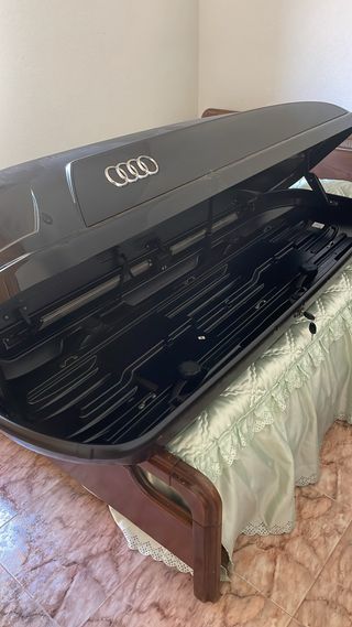 Alquiler cofre/baul coche Audi 600L