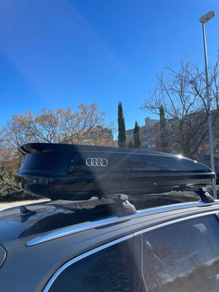 Alquiler cofre/baul coche Audi 600L