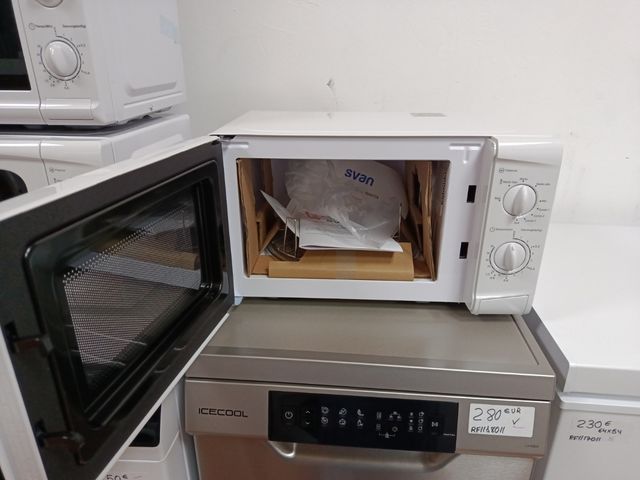 Microondas Svan RF110045 - 70€