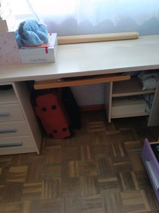 Dormitorio juvenil. Cama nido compacta 8 cajones