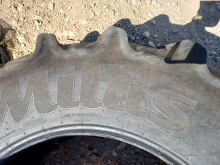 Neumático tractor usado.  Mitas