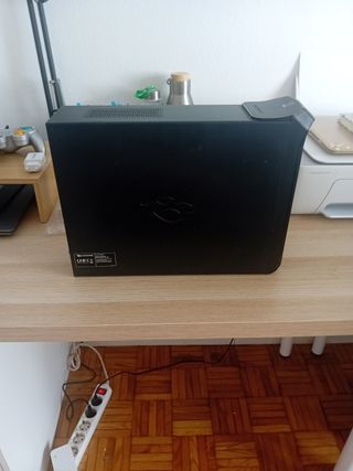 Monitor Acer 22" y torre de ordenador 