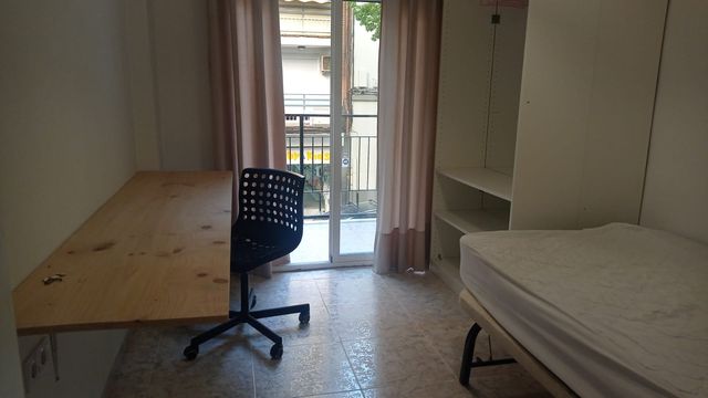 Piso 4 hab. para chicas estudiantes Media Azahara