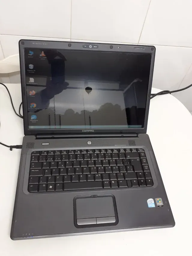 Portátil COMPAQ Presario C700 Gris