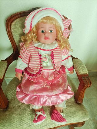 Muñeca vestida rosa