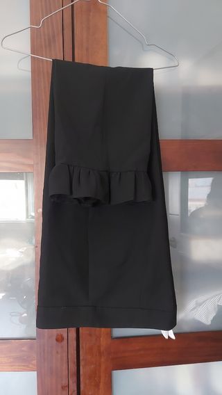 Pantalón negro de diseño 3/4