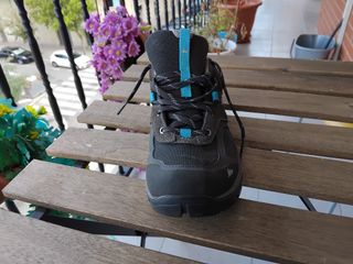 Zapatillas trekking Quechua grises