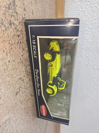 Coche Kyosho Caterham 1:18