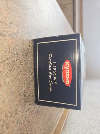 Coche Kyosho Caterham 1:18