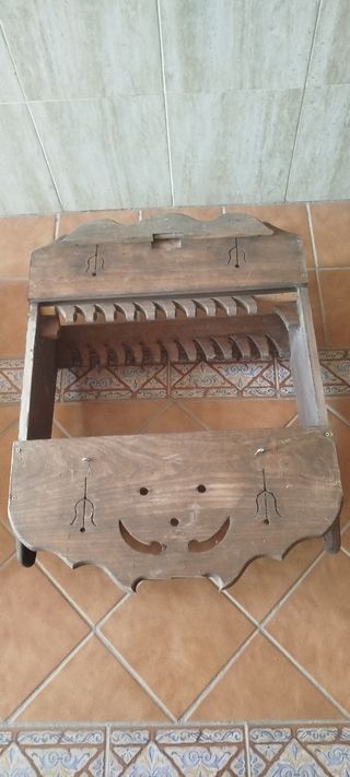 Sedie antiche, 2 sedie in legno e 2 librerie vasares