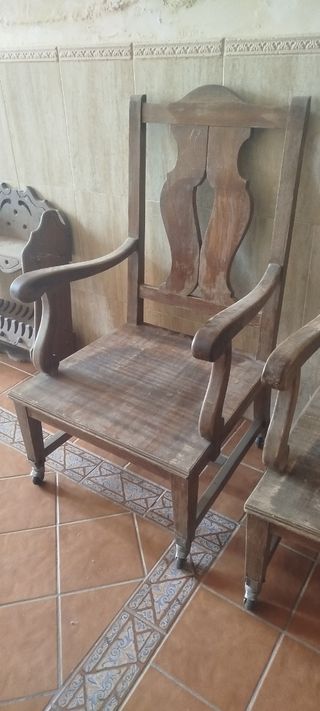 Sedie antiche, 2 sedie in legno e 2 librerie vasares