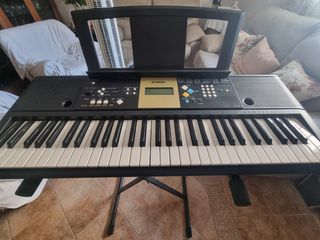 Yamaha YPT-220 Teclado