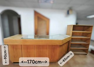 Mueble mostrador madera-vidrio