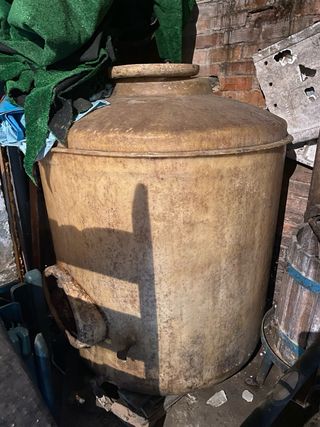 Cubas para vino y maquina triturar uvas