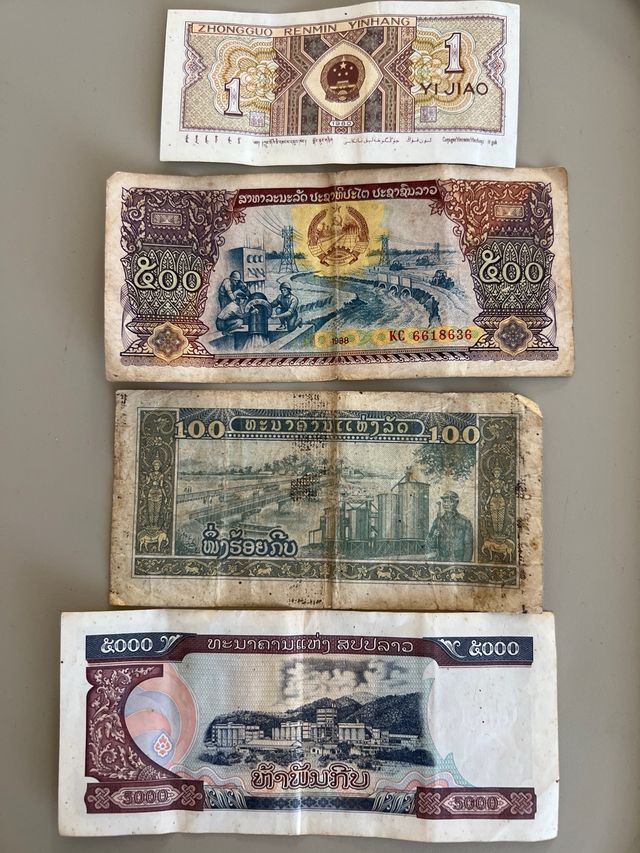 4 Billetes antiguos Laos-China