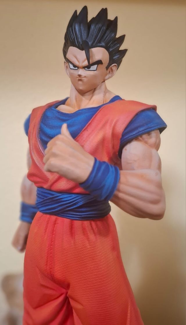 Figura de Resina de Gohan Adulto DBZ.