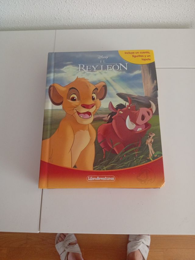 El Rey León. Libroaventuras: Incluye un cuento,...