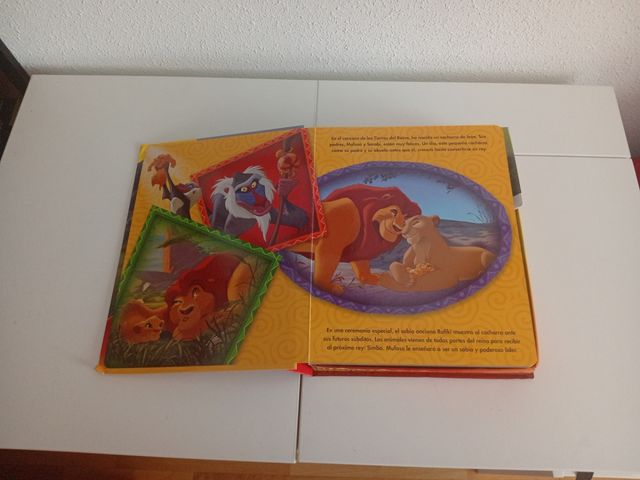 El Rey León. Libroaventuras: Incluye un cuento,...