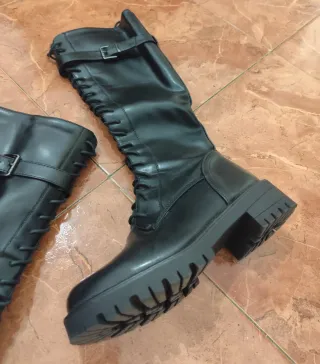 ‼️ PRECIO NO NEGOCIABLE ‼️ 
Botas negras altas