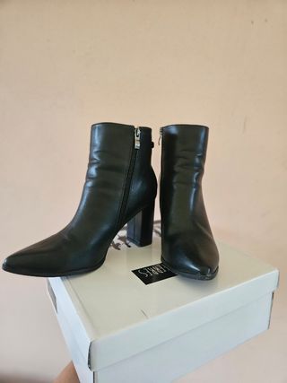 Stivali neri con tacco