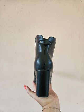 Stivali neri con tacco