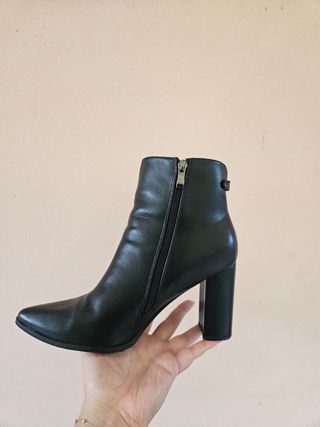 Stivali neri con tacco