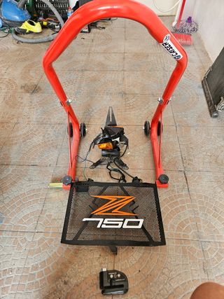 Moto Kawasaki Z-750 2008