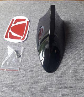 Antena tiburón negra