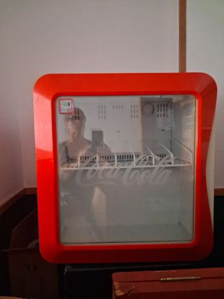 Nevera Coca-Cola roja