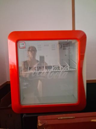 Nevera Coca-Cola roja
