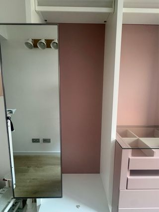 Vestidor blanco y rosa - Armario modular