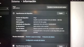 Portátil Acer plateado con cargador